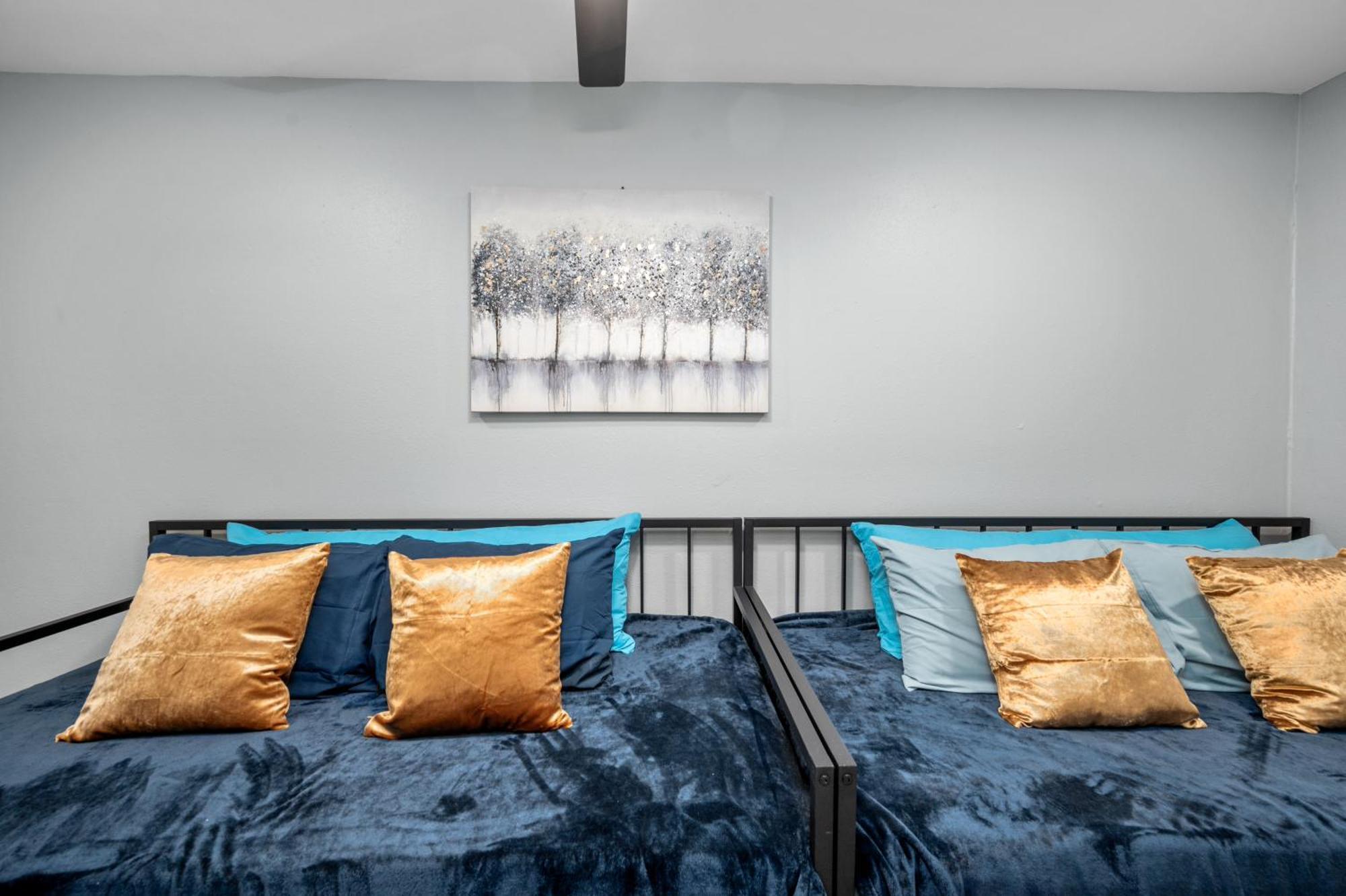 Appartamento Warm Heights 2Br With Pool & Free Parking Houston Esterno foto