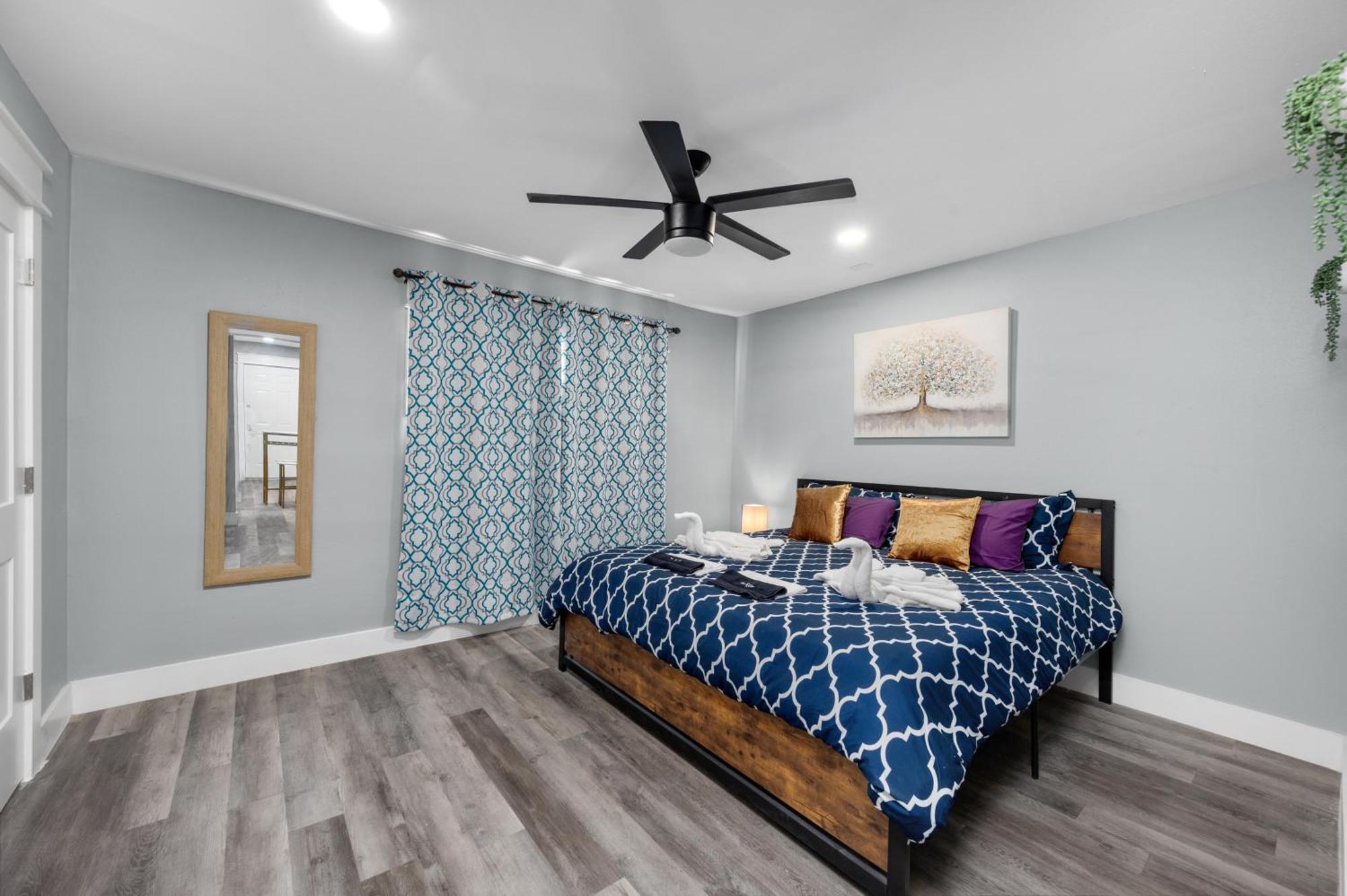 Appartamento Warm Heights 2Br With Pool & Free Parking Houston Esterno foto
