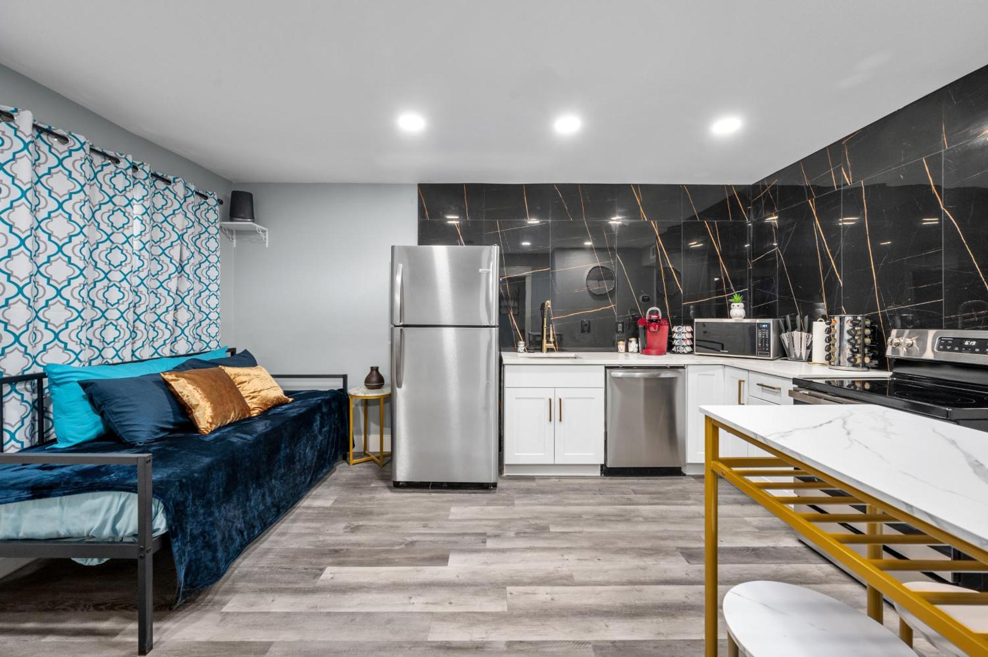 Appartamento Warm Heights 2Br With Pool & Free Parking Houston Esterno foto