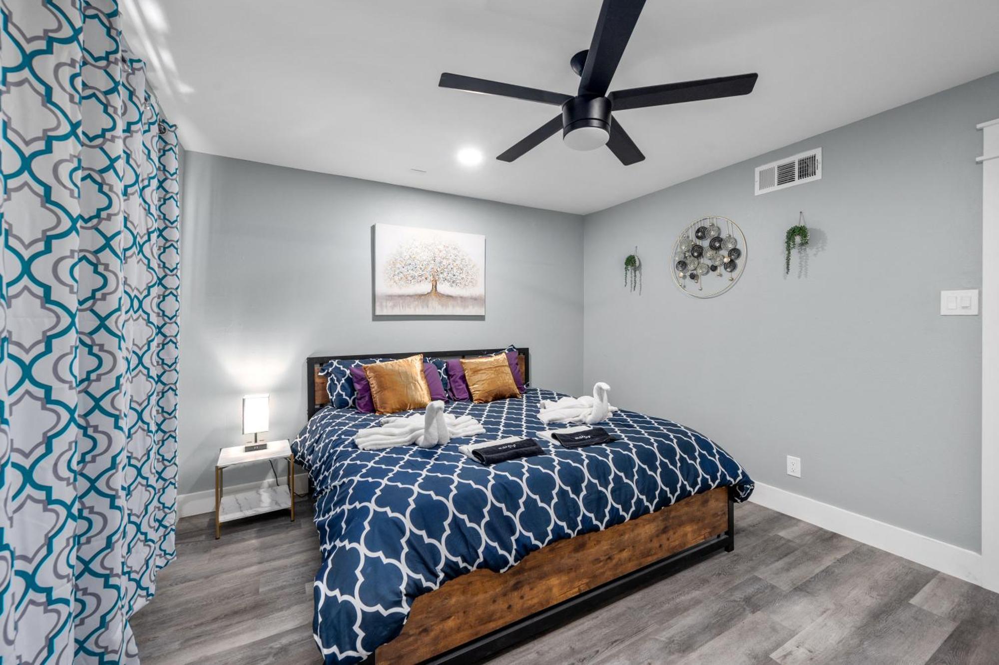 Appartamento Warm Heights 2Br With Pool & Free Parking Houston Esterno foto